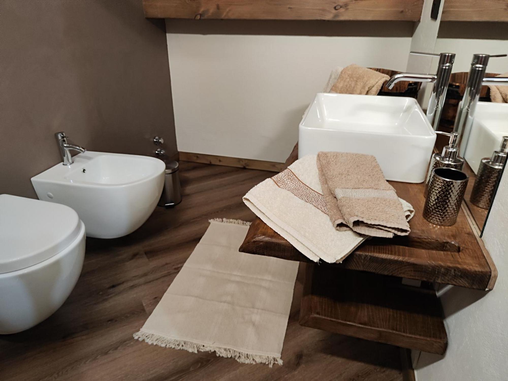 מלון Aymavilles A Casa Da Elide חדר תמונה